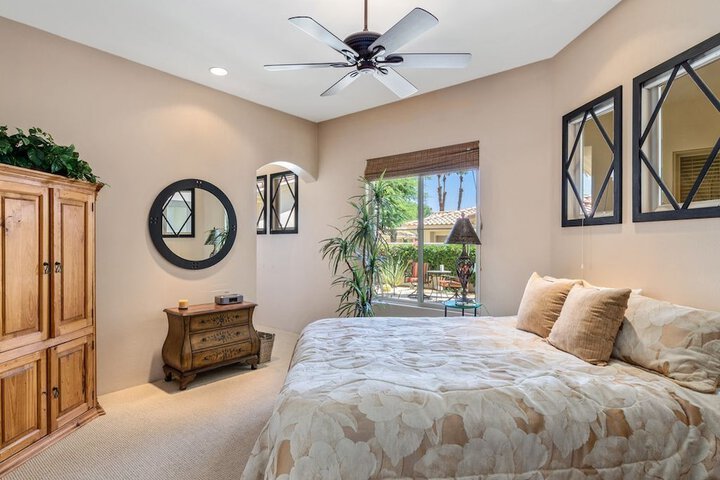Room 2 of 31