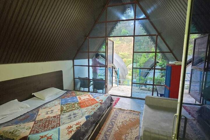 Room 14 of 38