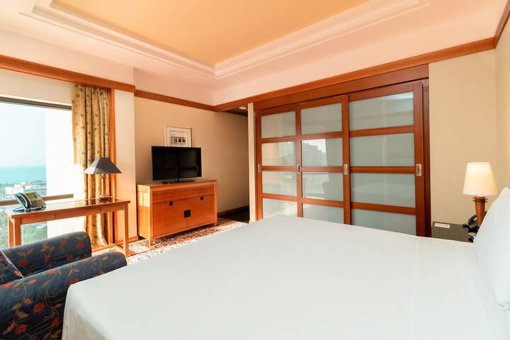 Room 14 of 358
