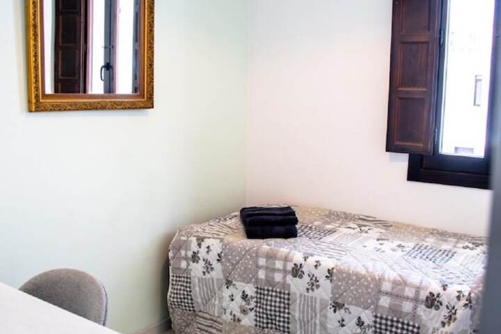 Room 7 of 34