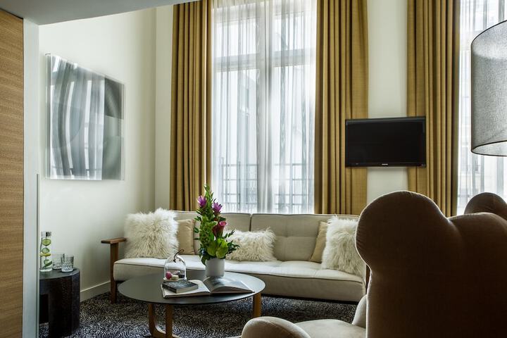 Room 40 of 83