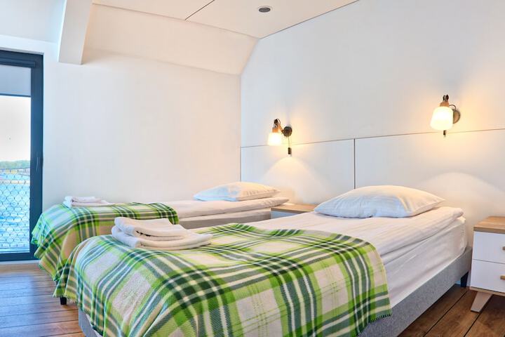 Room 46 of 210