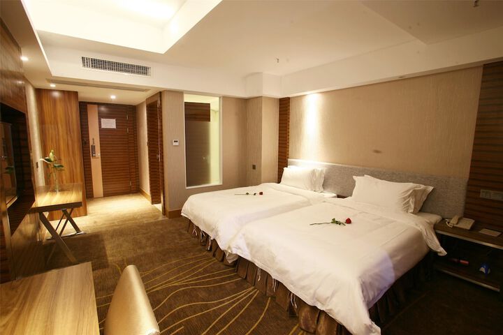Room 8 of 20