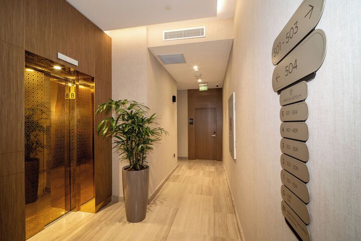 Ballroom/Hall 159 of 170