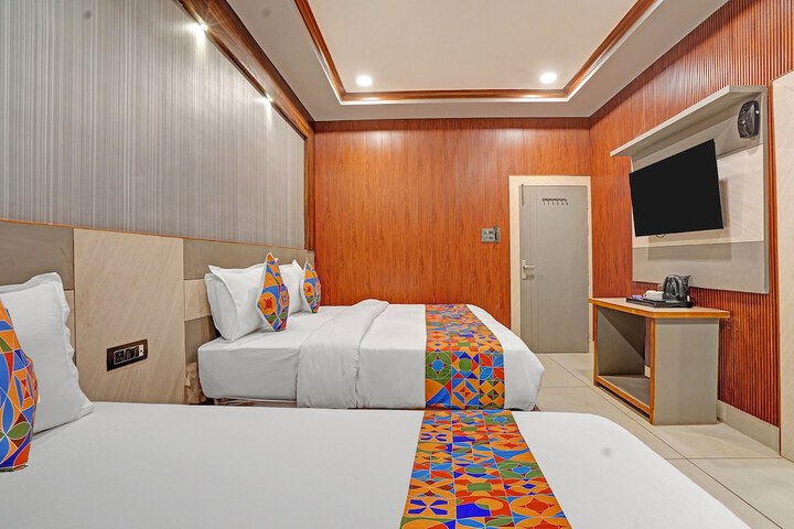Room 14 of 30