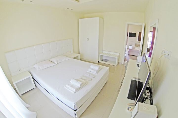 Room 7 of 52