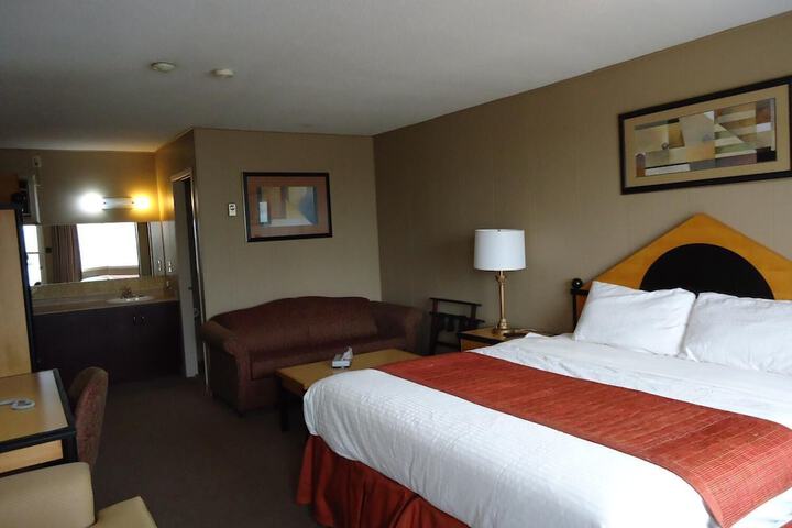 Room 5 of 13