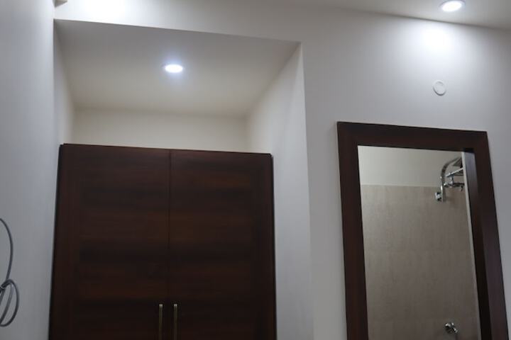 Room 15 of 21