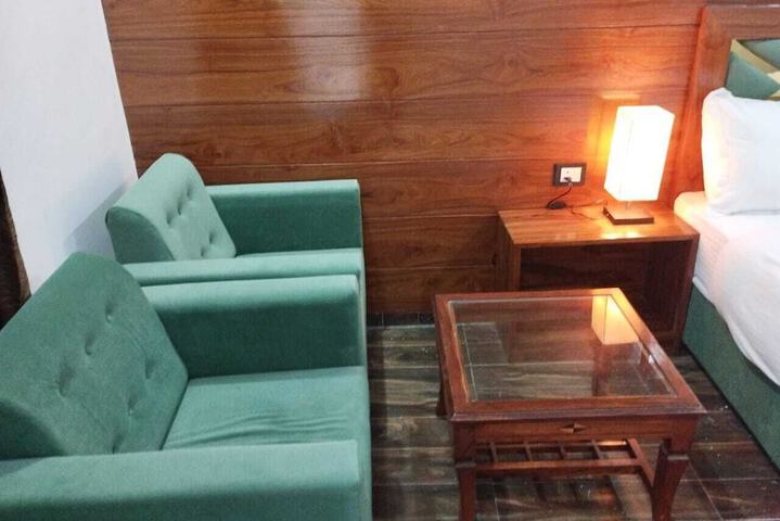 Room 11 of 21