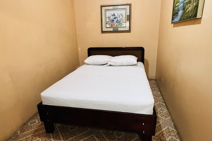 Room 4 of 25