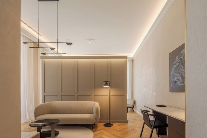 Room 12 of 80