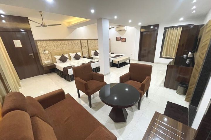 Room 7 of 29