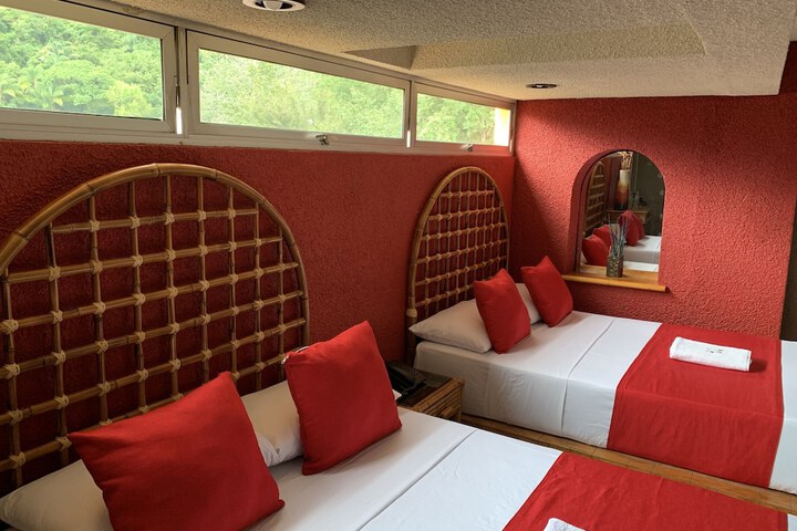Room 12 of 29