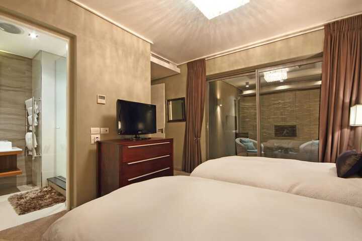 Room 50 of 132
