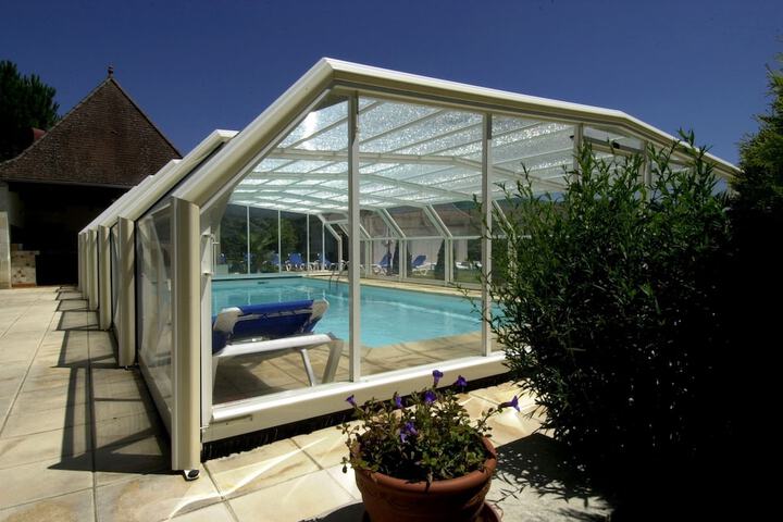 Pool 10 of 23