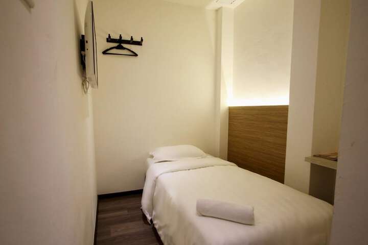 Room 7 of 14