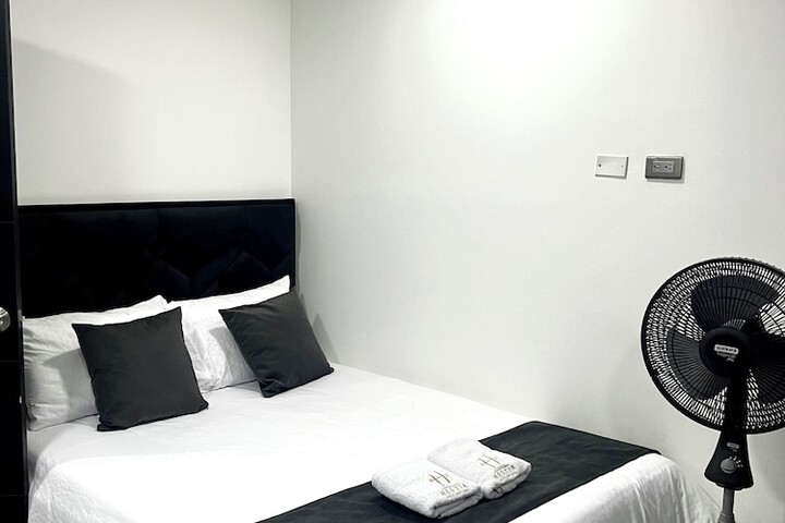 Room 29 of 87
