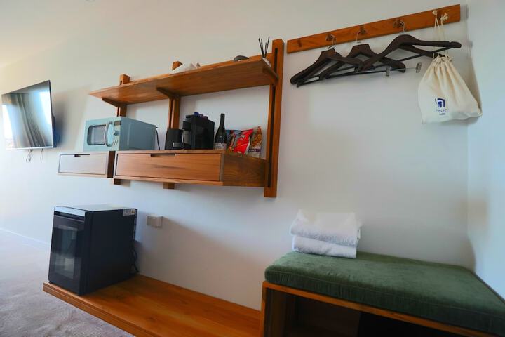 Room 10 of 60