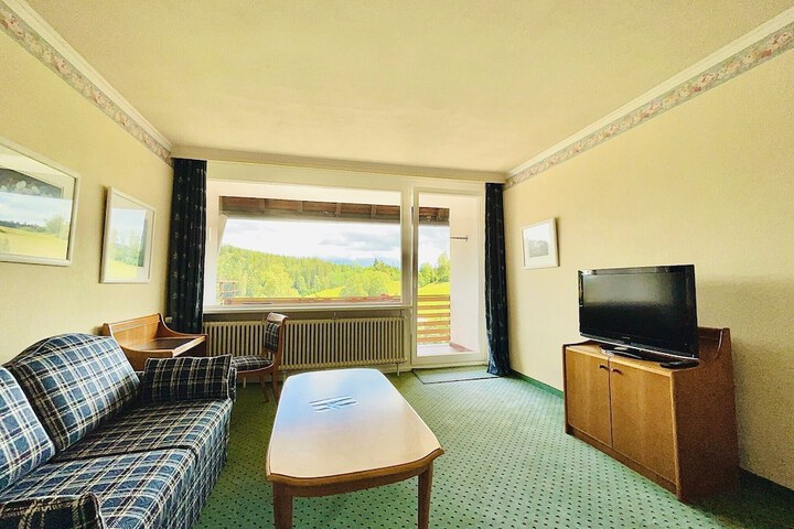 Room 10 of 34