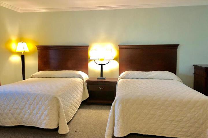 Basic 2 Double Beds (3 of 10)