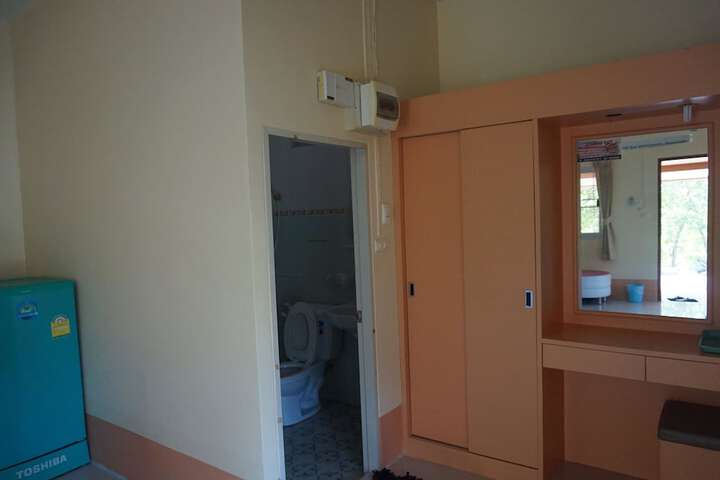 Room 25 of 39