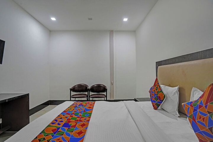 Room 13 of 22