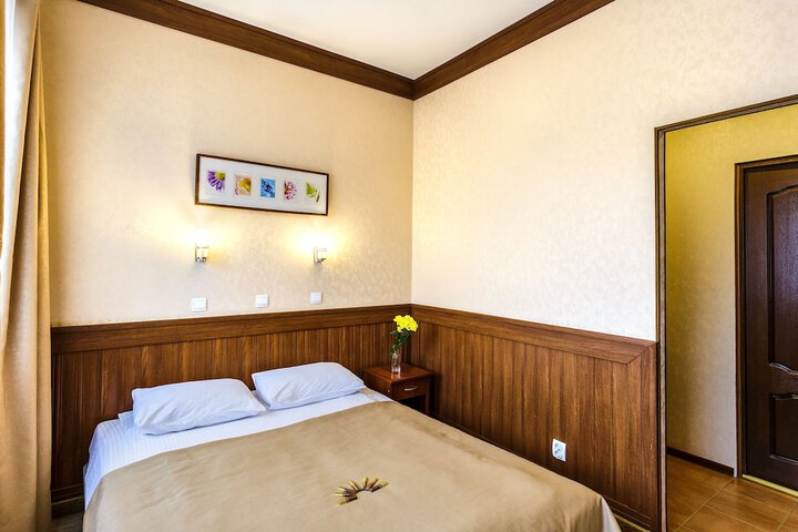 Room 19 of 48