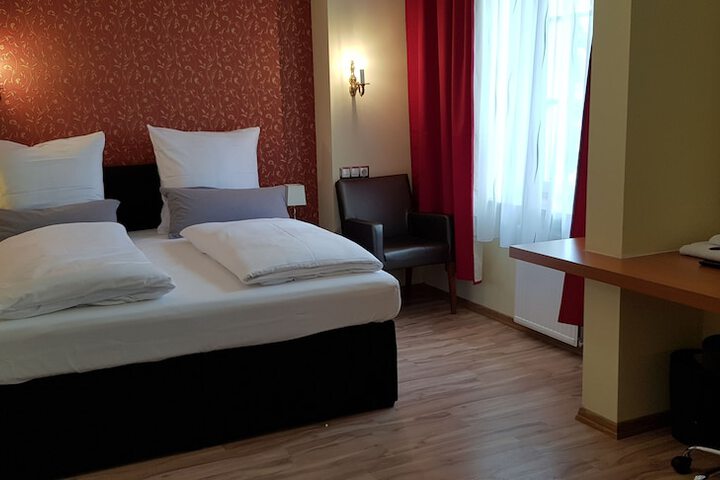 Room 26 of 79