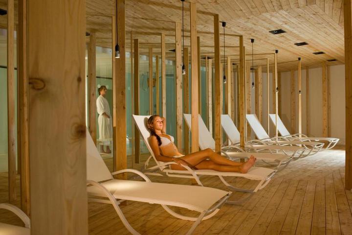 Spa 4 of 22