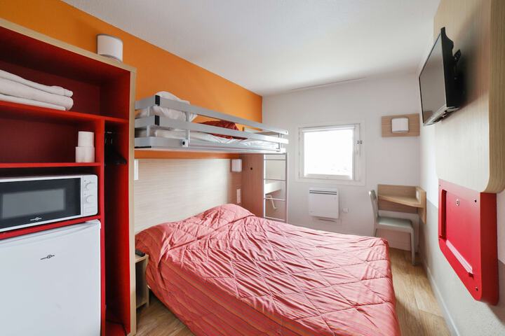 Room 15 of 116