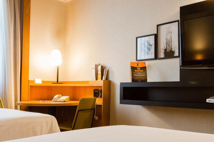 Room amenity