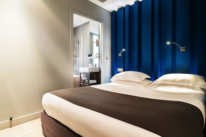 Room 3 of 32