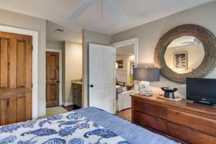 Room 6 of 26