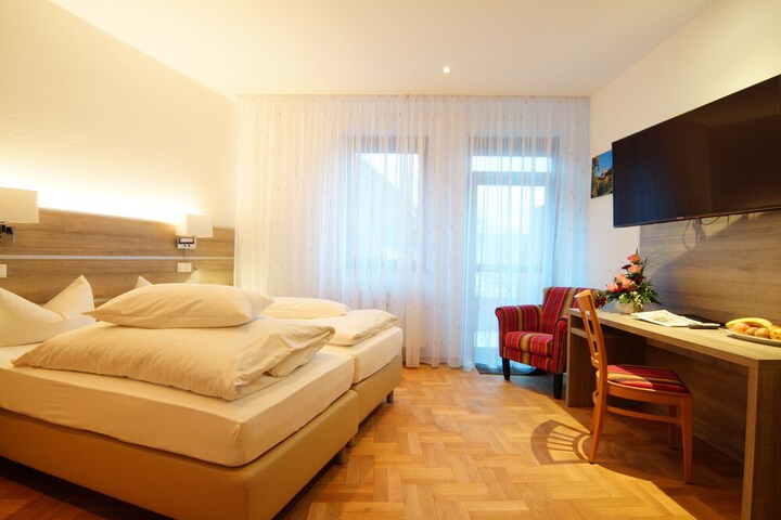 Room 17 of 48