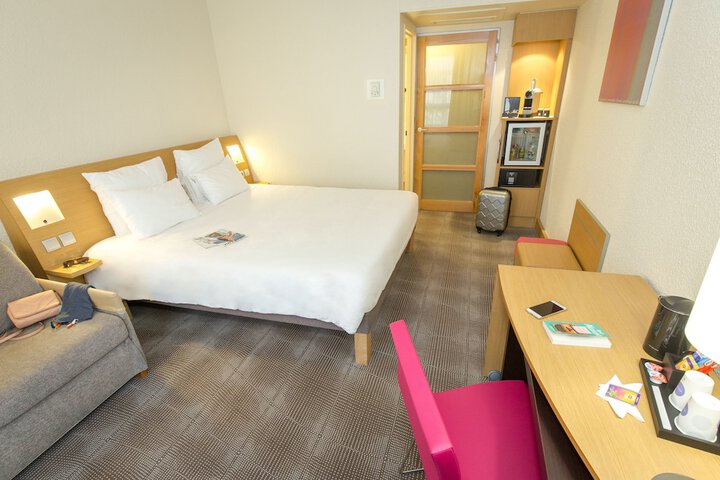 Room 6 of 95