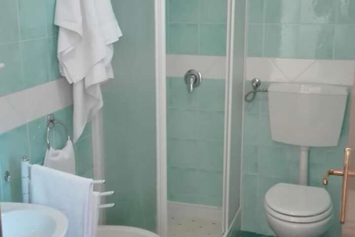 Room 20 of 38