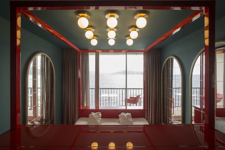Room 26 of 89
