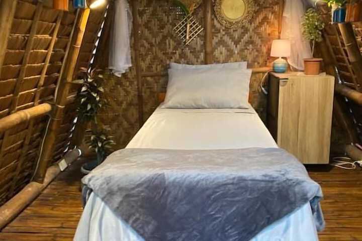 Room 17 of 36