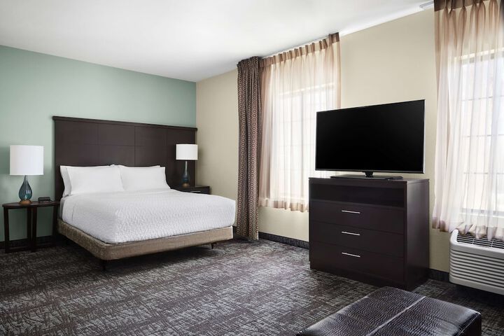 1 King Bed Studio Suite (4 of 15)