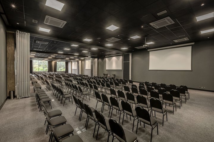 Ballroom/Hall 37 of 41