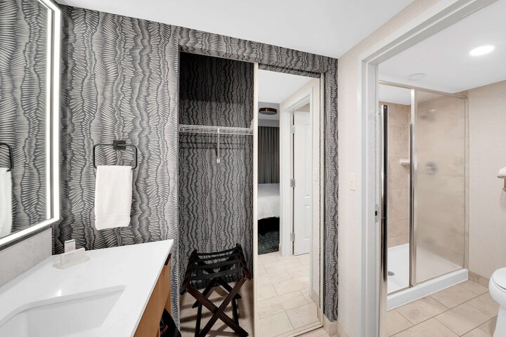 Room 26 of 46