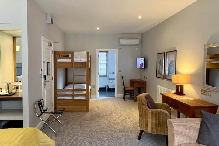 Room 12 of 64