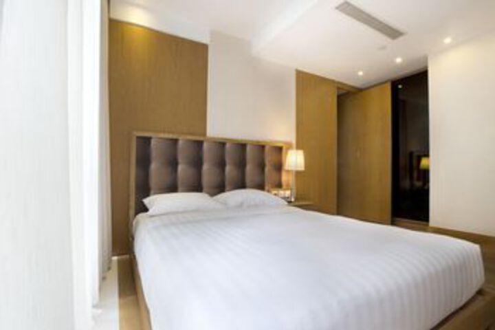 Room 28 of 53