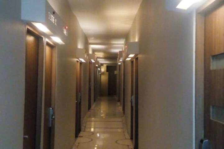 Ballroom/Hall 26 of 31