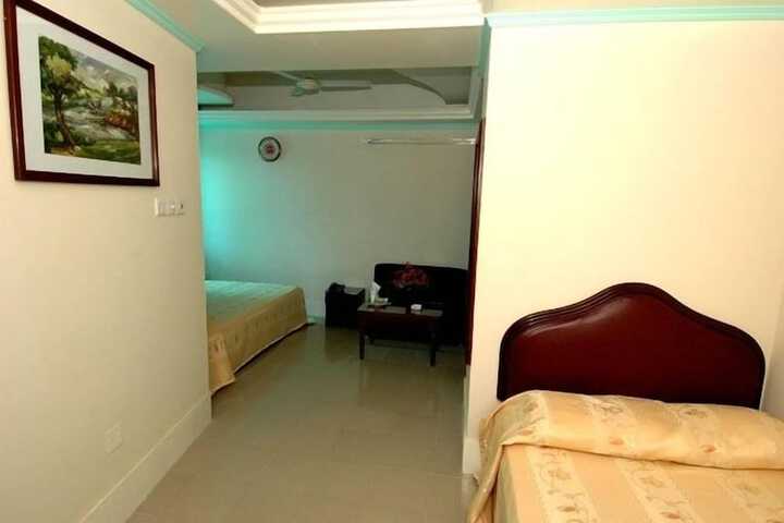 Room 5 of 43