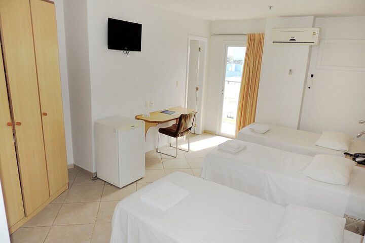 Room 17 of 27