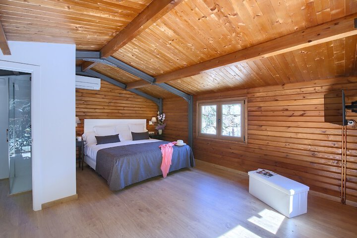 Room 10 of 73