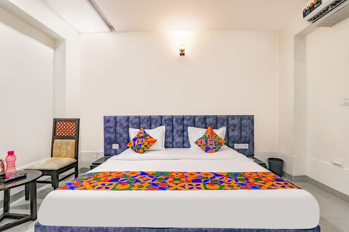 Room 15 of 27