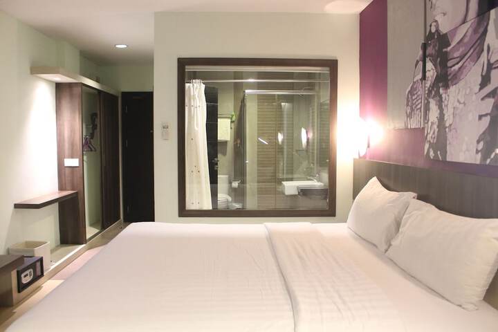 Room 27 of 67