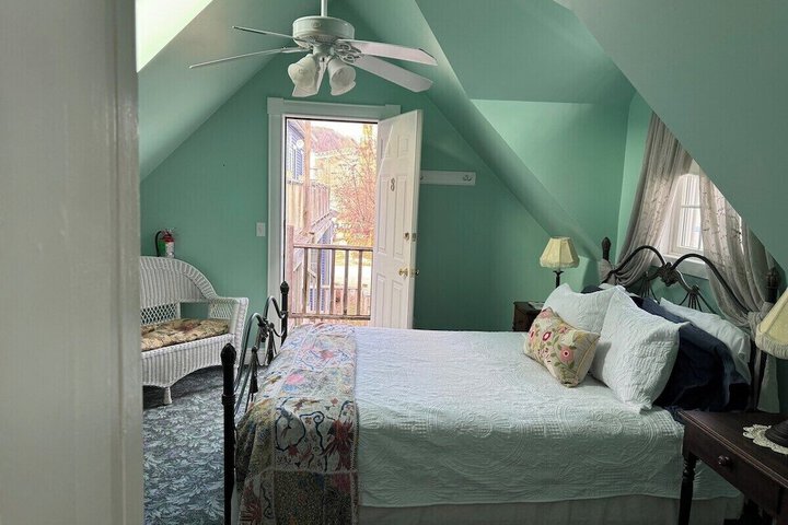 Room 8 of 60